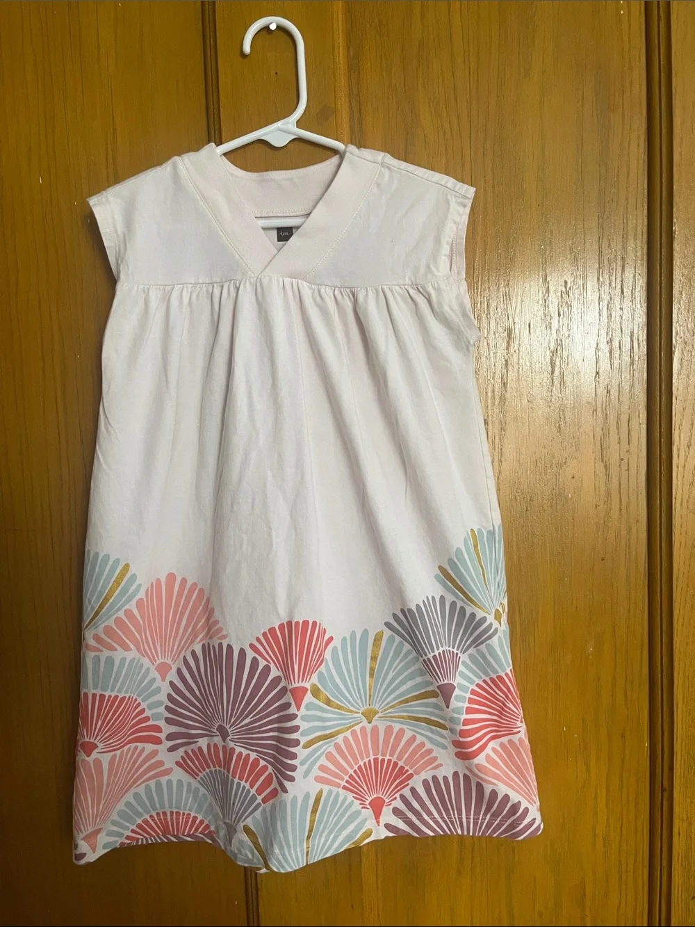 Tea Collection Girls size 5: White Dress with Pink & Pastel Shell Print